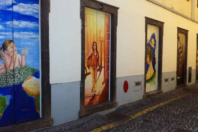 2-Hour Funchal City & Madeira Wine Experience - Mercado dos Lavradores: fruit, fish, and island daily life