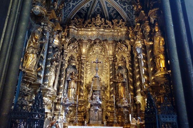 2-Hour Funchal City & Madeira Wine Experience - Pereira d’Oliveira: Madeira wine tasting with bolo de mel