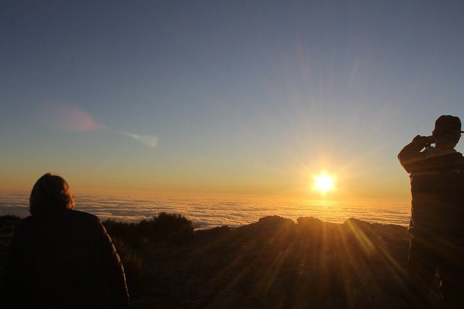 Best Sunrise (Private Tour) - Stop 1 at Pico do Arieiro: the first sunrise payoff