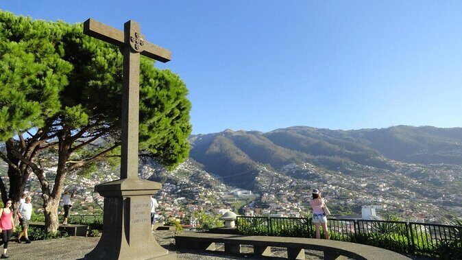 CABO GIRÃO (Half Day tour/3h) / Private Classic Car (4L). - A half-day west-coast tour that feels personal (not rushed)