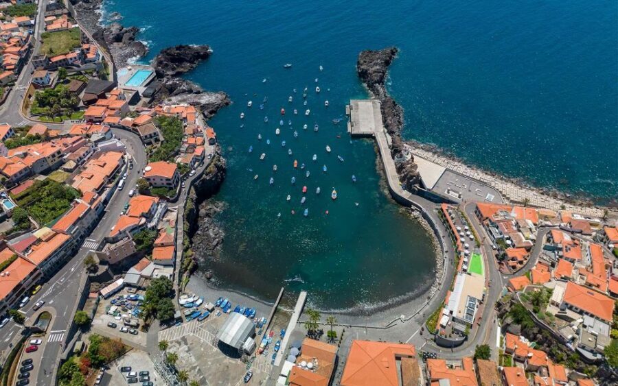 Do Funchal - Câmara de Lobos & Sky Walk Tuk Tuk Tour (2h30) - Santana Replica House: Traditional Architecture Without the Full Detour
