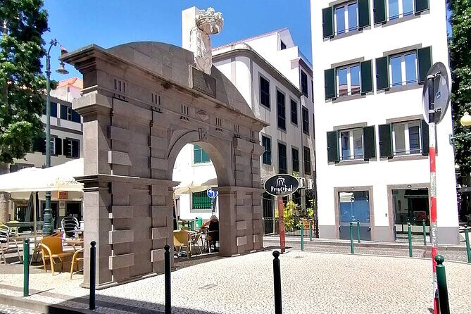 Downtown Funchal: A Self-Guided Audio Tour Through the Old City - What makes this self-guided Old Town walk work