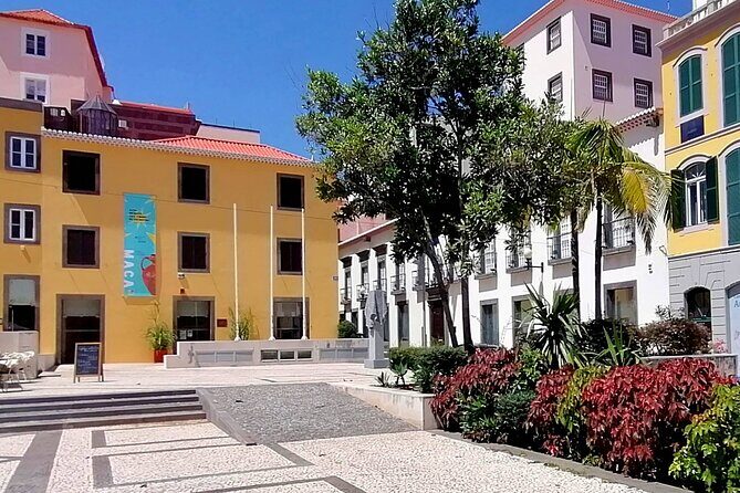 Downtown Funchal: A Self-Guided Audio Tour Through the Old City - Mercado dos Lavradores and Corpo Santo Chapel: where the city breathes