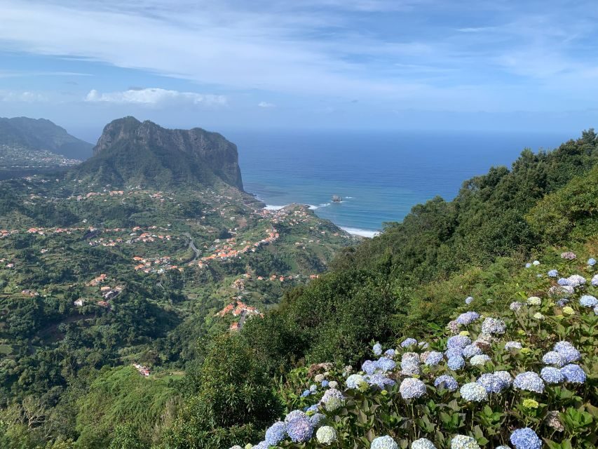 East Tour: Classic jeep tour to East Madeira - Santana - Pico do Arieiro (1,818 m): High Views, Big Weather Reality