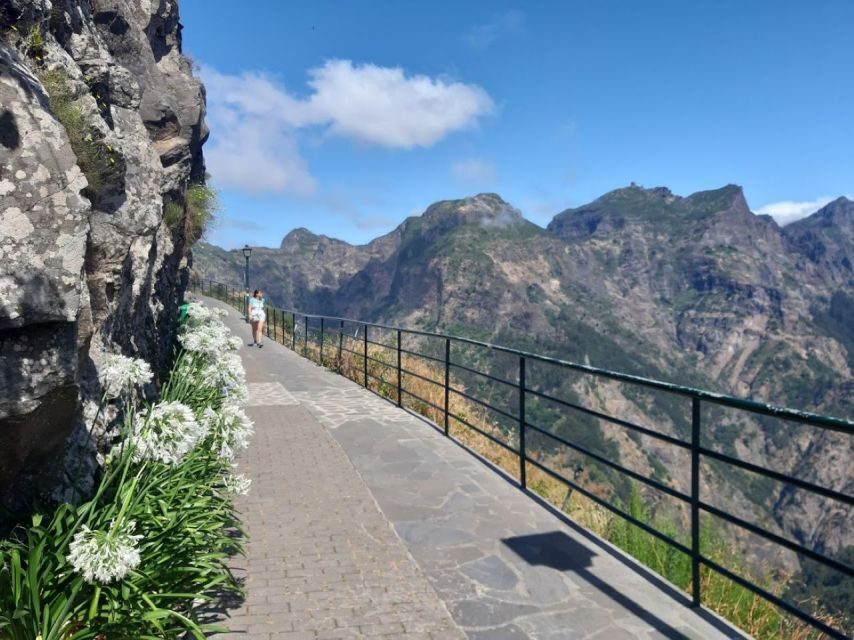 Eira do Serrado / Curral das Freiras (Nun's Valley) - Guides, Languages, and the Human Touch