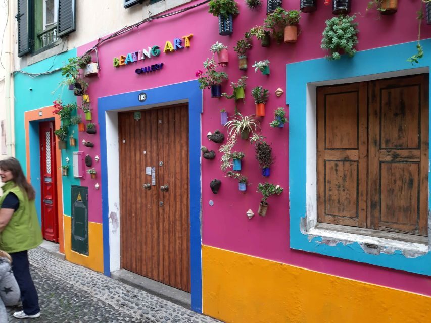 Funchal: Private Guided Walking Tour - Sea Avenue and the City Door: tracing arrivals to the capital