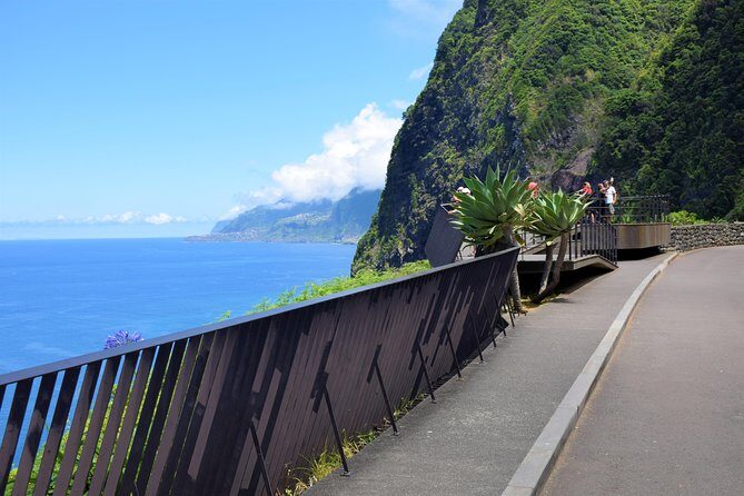 Go West - The most popular tour - Stop 2: Cabo Giráo’s 580-meter cliff viewpoint (and why it’s the main draw)