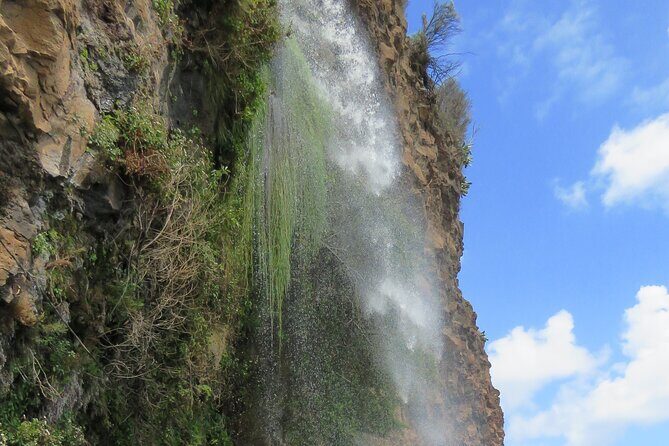Guided Exploration of Southwest Madeira in a 4x4 - Pico Ruivo do Paul da Serra: why the plateau stop changes your perspective