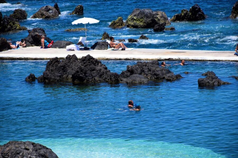 Madeira : Exorbitant West Tour - Madalena do Mar and banana country: farm scenery with a real-weather feel