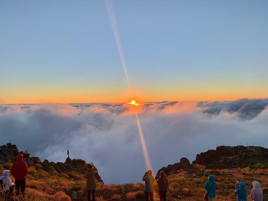 Madeira: Heavenly Sunset Pico do Arieiro with Snacks & Wine - The Picnic Moment: Snacks, Beer, and Wine with Sunset Energy