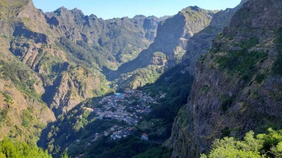 Madeira: Nun's Valley Private Tour - Eira do Serrado at 1,053 Meters: Nun’s Valley, Big and Far Below