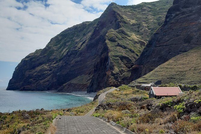 Madeira: Private Guided Half-Day Tour of Northwest Madeira - Stop 3: São Vicente’s Pico da Cova chapel and the panorama effect