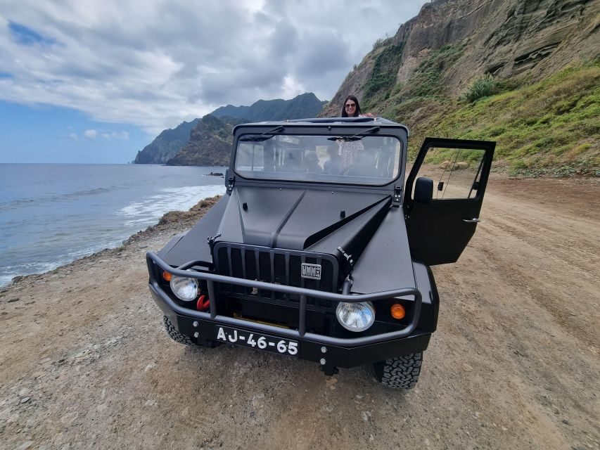Madeira : Santana, Pico Arieiro, walk full day 4x4 Jeep tour - Santana: traditional village time with real breathing room