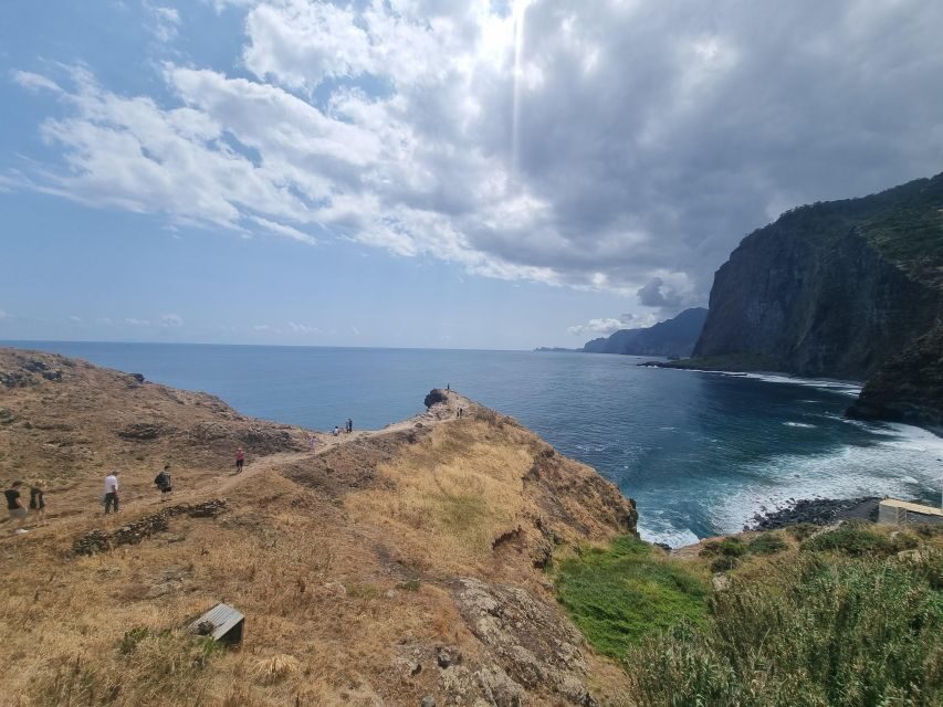 Madeira : Santana, Pico Arieiro, walk full day 4x4 Jeep tour - Ponta de São Lourenço: 45 minutes on the edge