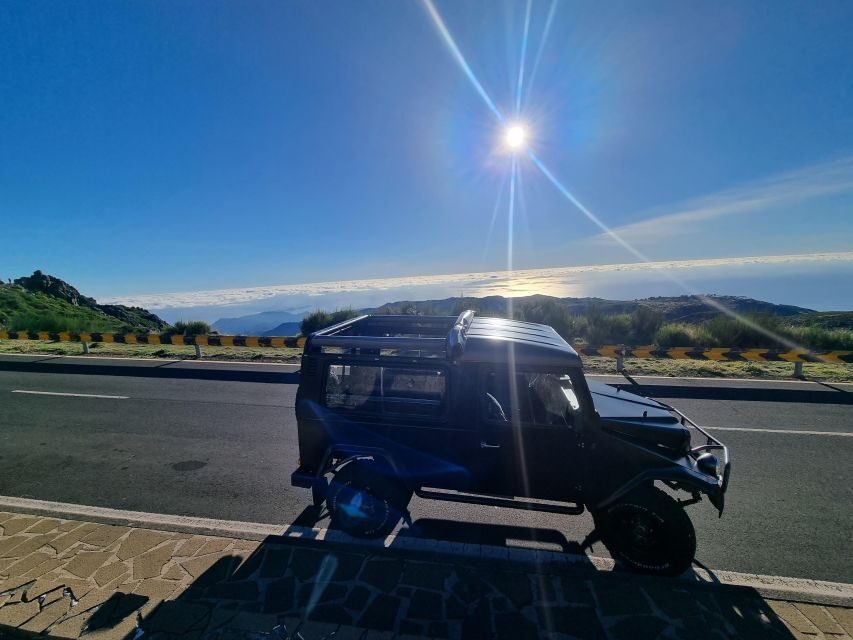 Madeira : Santana, Pico Arieiro, walk full day 4x4 Jeep tour - Pico do Arieiro: 40 minutes that can make or break your views