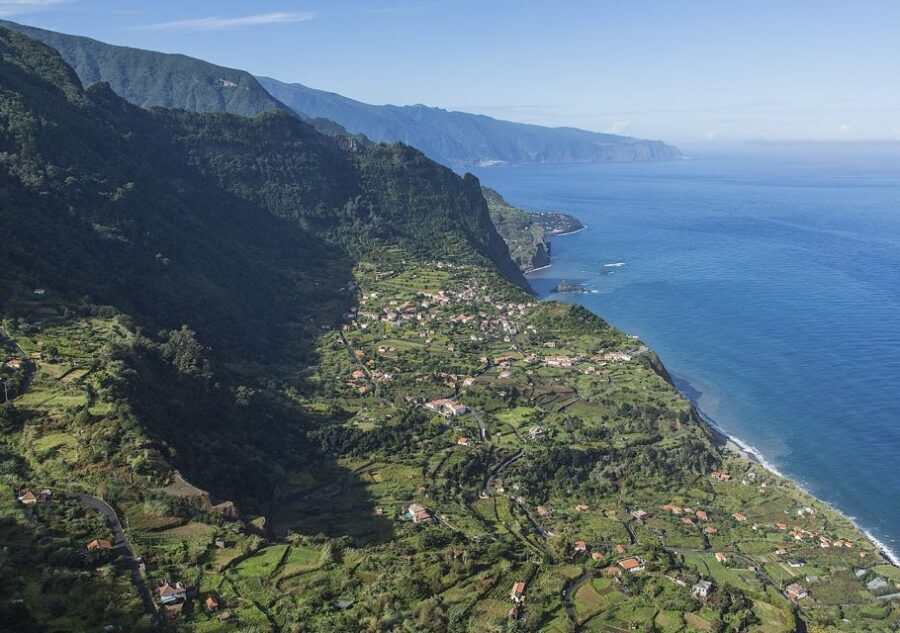 Madeira: The Enchanting North - Santana’s thatched-roof houses plus a long lunch window
