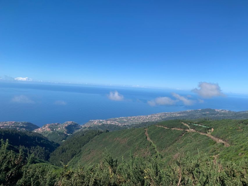 Madeira West Safari - The natural lava pools of Porto Moniz - Paul da Serra at 1,400 meters: the levada walk that breaks up the driving