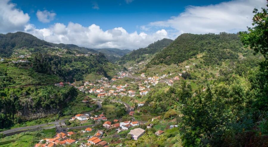 Maroços Madeira Island Levada Walk - Your 4-hour flow: from pickup to coffee break and back
