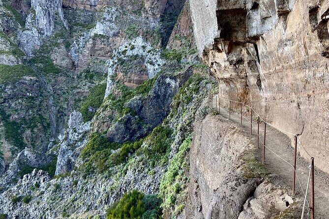 Morning Transfer To Pico Do Arieiro, Hike To Pico Ruivo & Return From Teixeira - When the route is partially closed: how the day adapts