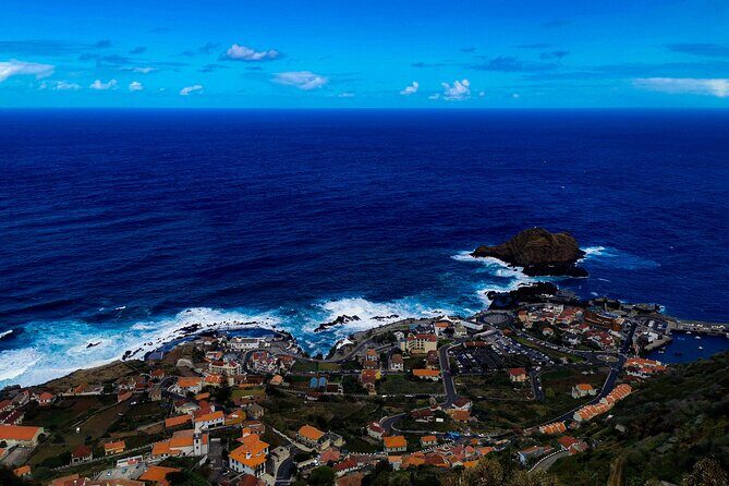 Oldtimer Sightseeing Tour in the West and Northwest - Stop 1: Câmara de Lobos and Its Fishing-Village Charm