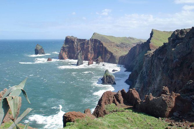 Ponta de São Lourenço Walk - The Walk Itself: Eastern-Peninsula Views, Low Vegetation, and Rugged Ground