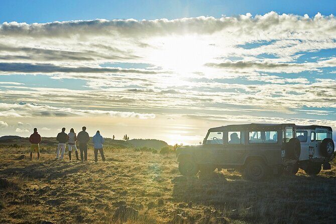Private Breathtaking Sunrise Private Jeep Tour - Stop 1: Pico do Arieiro at sunrise, from horizon glow to cloud sea