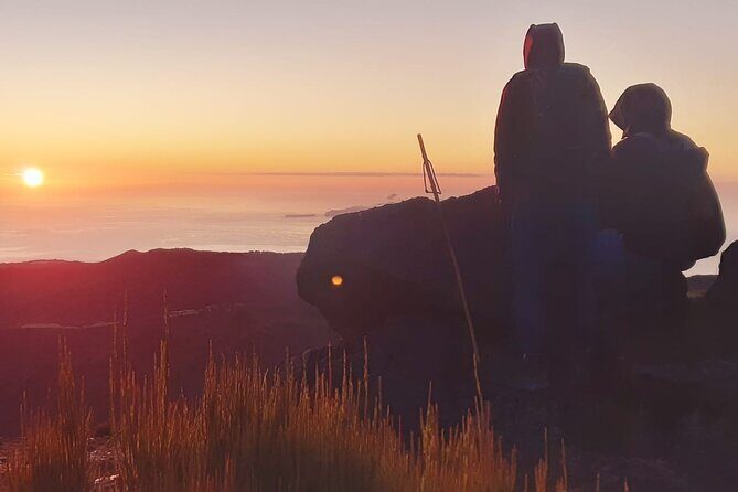 Private Sunrise Pico do Areeiro Half Day with easy levada walk - Miradouro do Guindaste: the glass skywalk stop