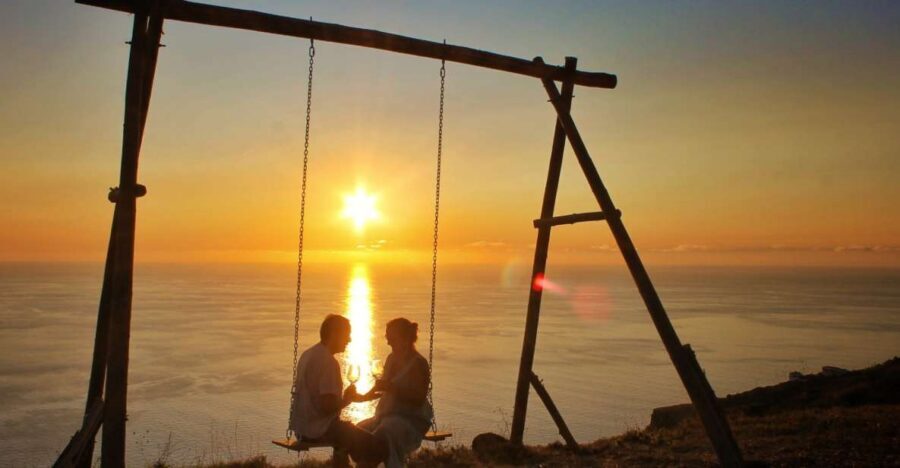 Private Swing Special place w/ Wine and Fruits 4x4 jipe tour - A Private 4x4 Sunrise (Or Sunset) With Madeira’s Best Lighting