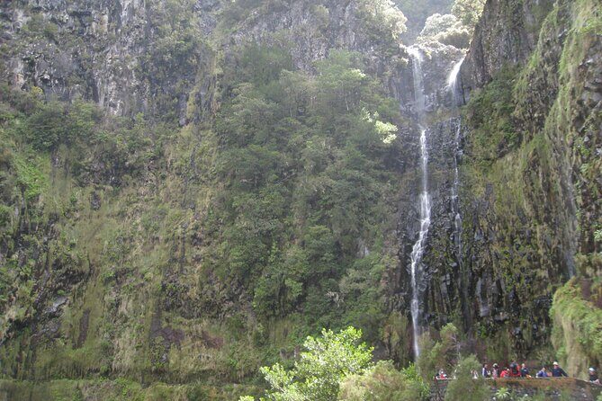 Rabaçal / Risco / 25 Fountains Full-day walk - Rabacal guest house to Risco waterfall: descent, then payoff