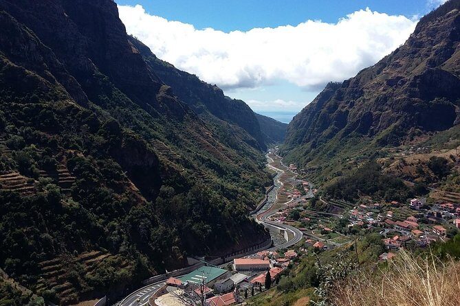 Tour - 8 Villages to the West - Caminho Real da Encumeada (PR12): viewpoint power at 1,007 meters