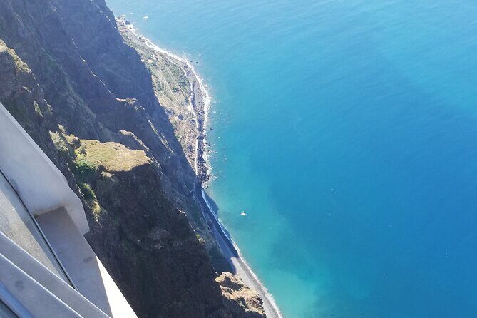 West Tour of the Island - Stop 8: São Vicente Between Two Cliffs and a Chapel Site by a Boulder