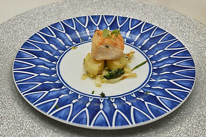 Wine, Dine & Indulge: premium wine & food tour in Madeira - Funchal on foot, with three restaurant courses built in